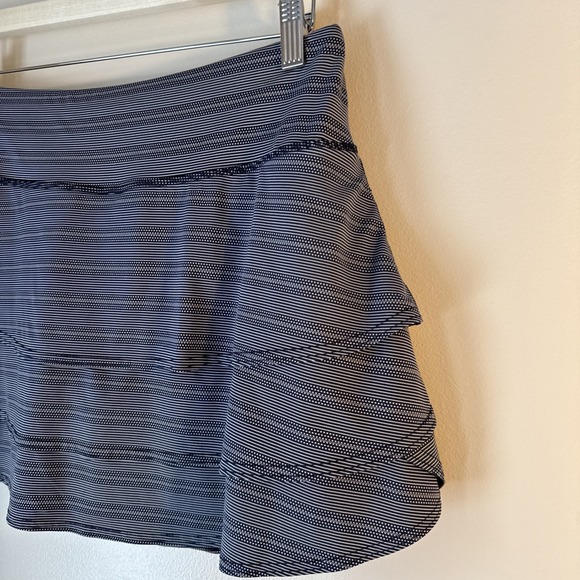 Athleta Dot Stripe Swagger Skort Navy Blue Womens Size L #591396 Classic Sporty - Picture 2 of 10